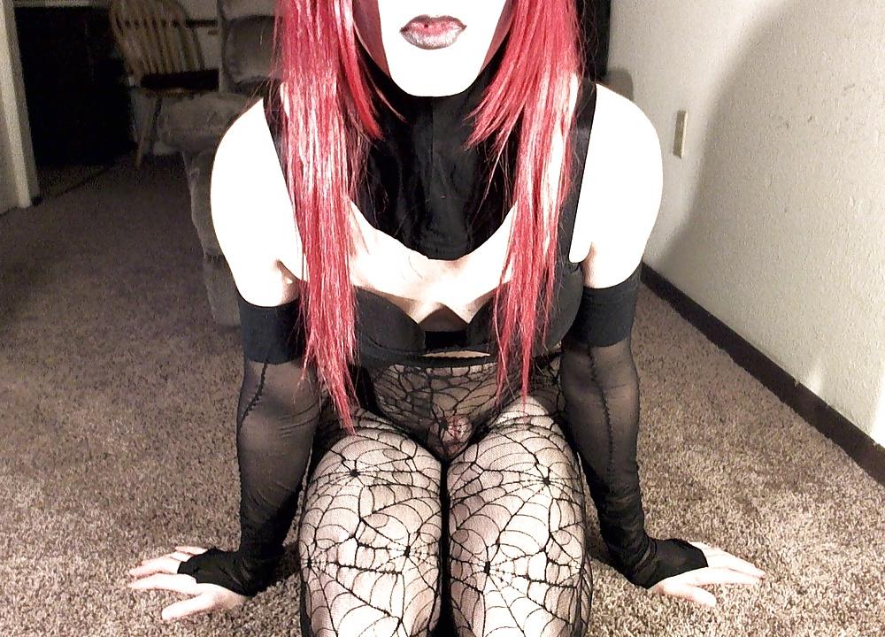 15P Red + Spiderwebs