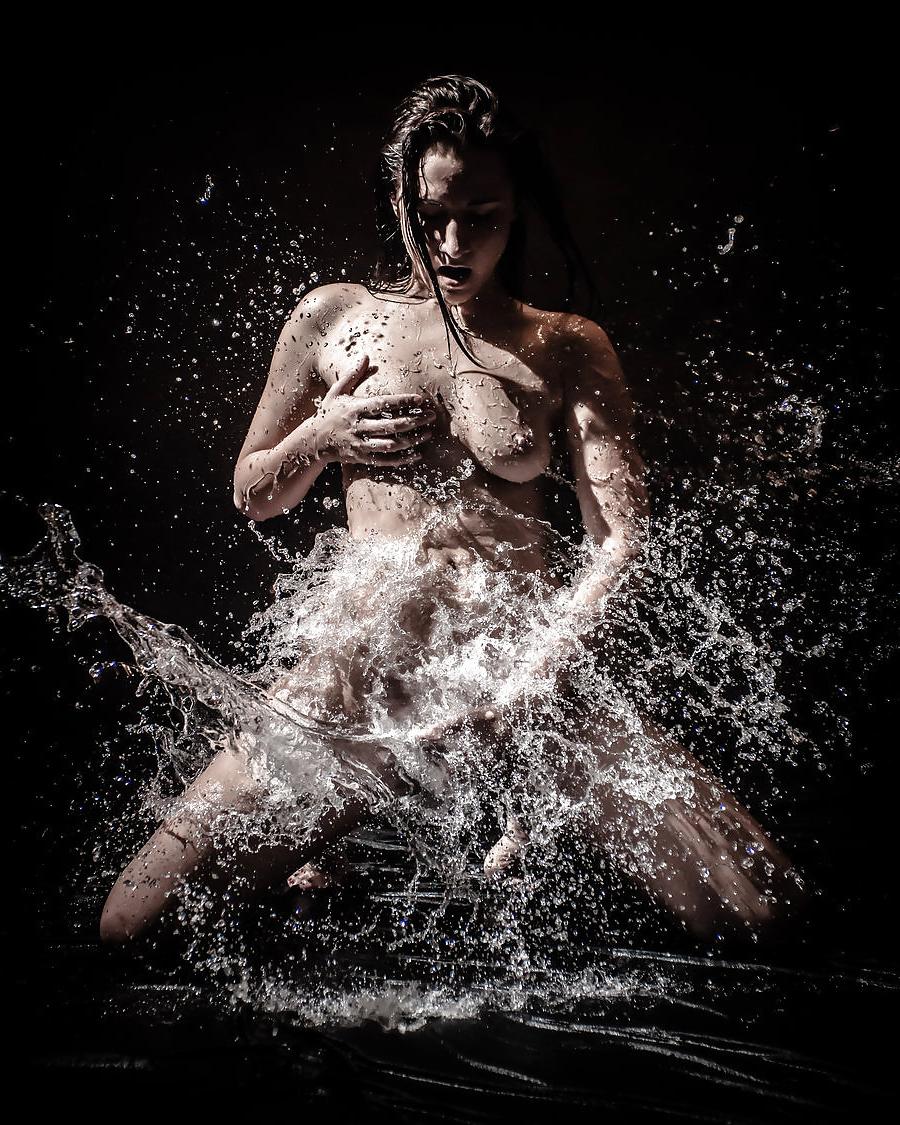 16P Amazing danish water splashing