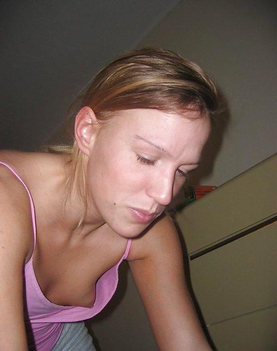 19P Oops....downblouse in public