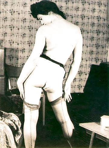 25P Potpurri of Retro Ero and Porn Photos 14