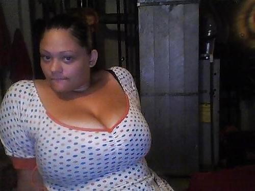 25P Cleavage Queens.