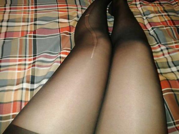 25P My girl friend's sexy pantyhose and feet