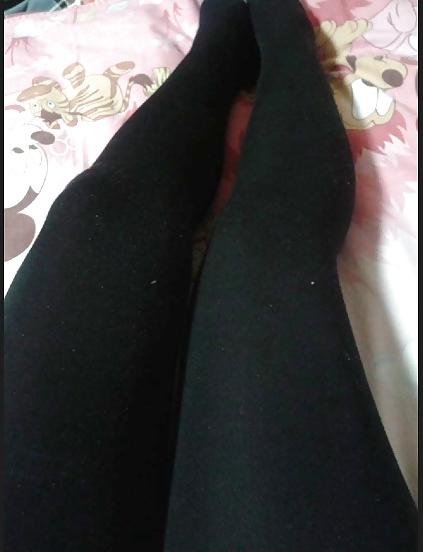 25P My girl friend's sexy pantyhose and feet