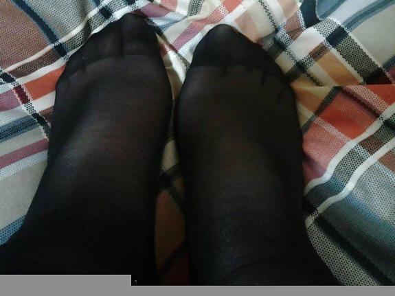 25P My girl friend's sexy pantyhose and feet