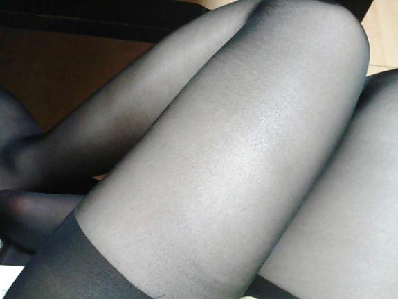 25P My girl friend's sexy pantyhose and feet