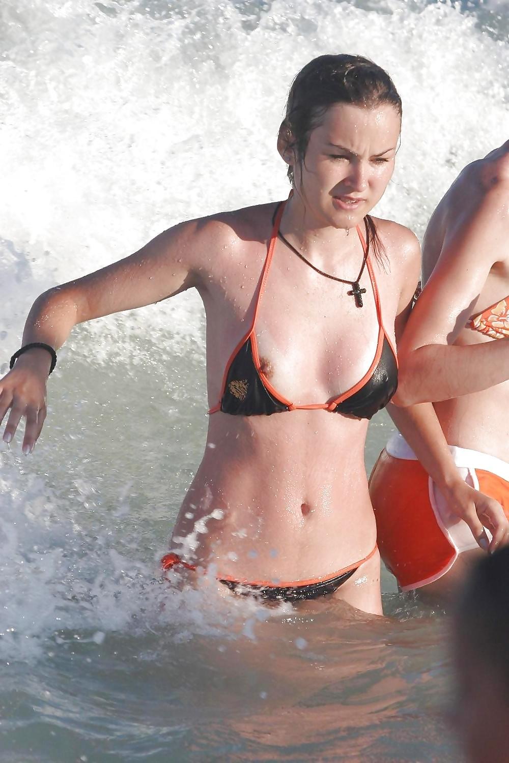 25P Nipple Slip and UpSkirt
