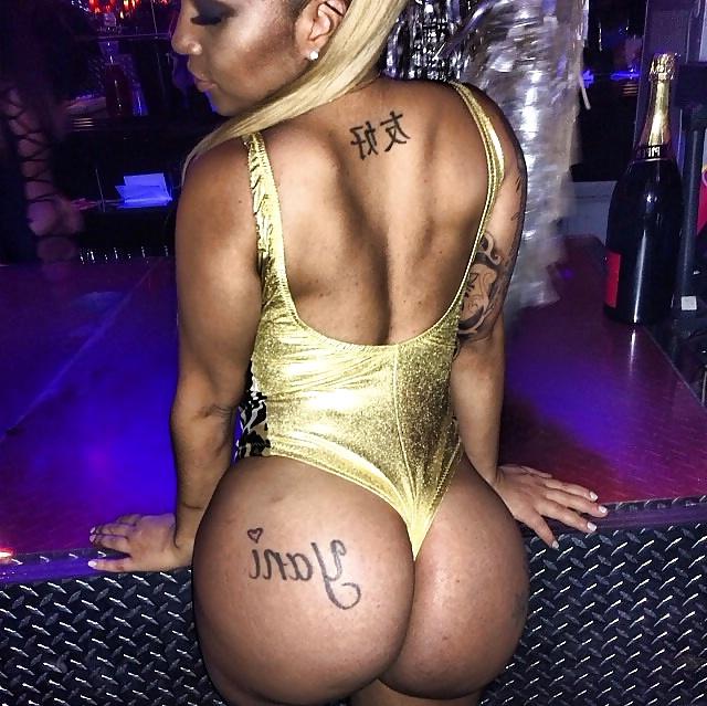 25P Thick black chocolate big booty 4
