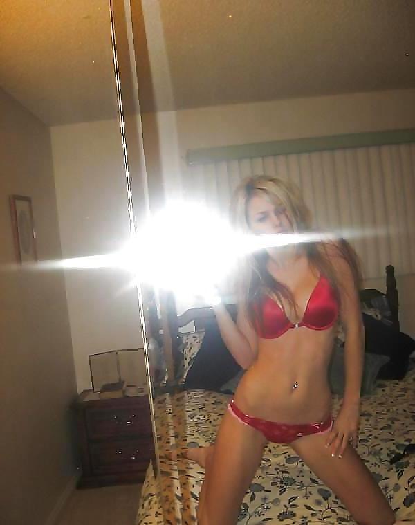 25P Chicks in Sexy Pink & Red Panties
