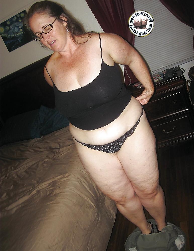 25P Mature BBW freckled beauty