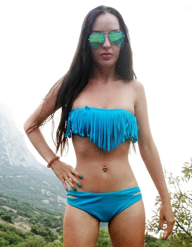 25P Girls in various underwear, swimsuits etc 10