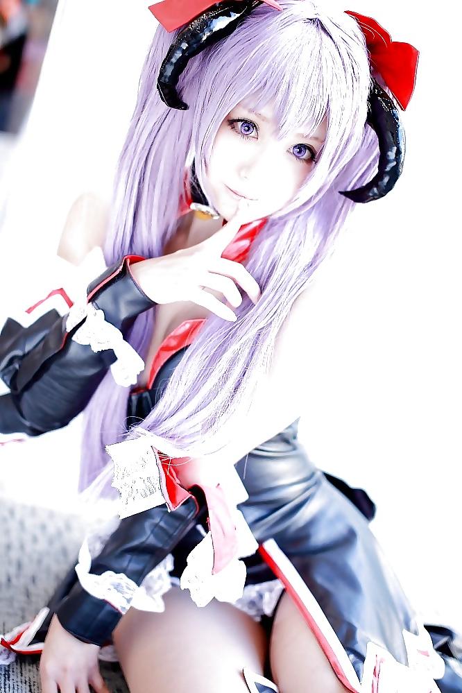 25P Asian Cosplay Girls