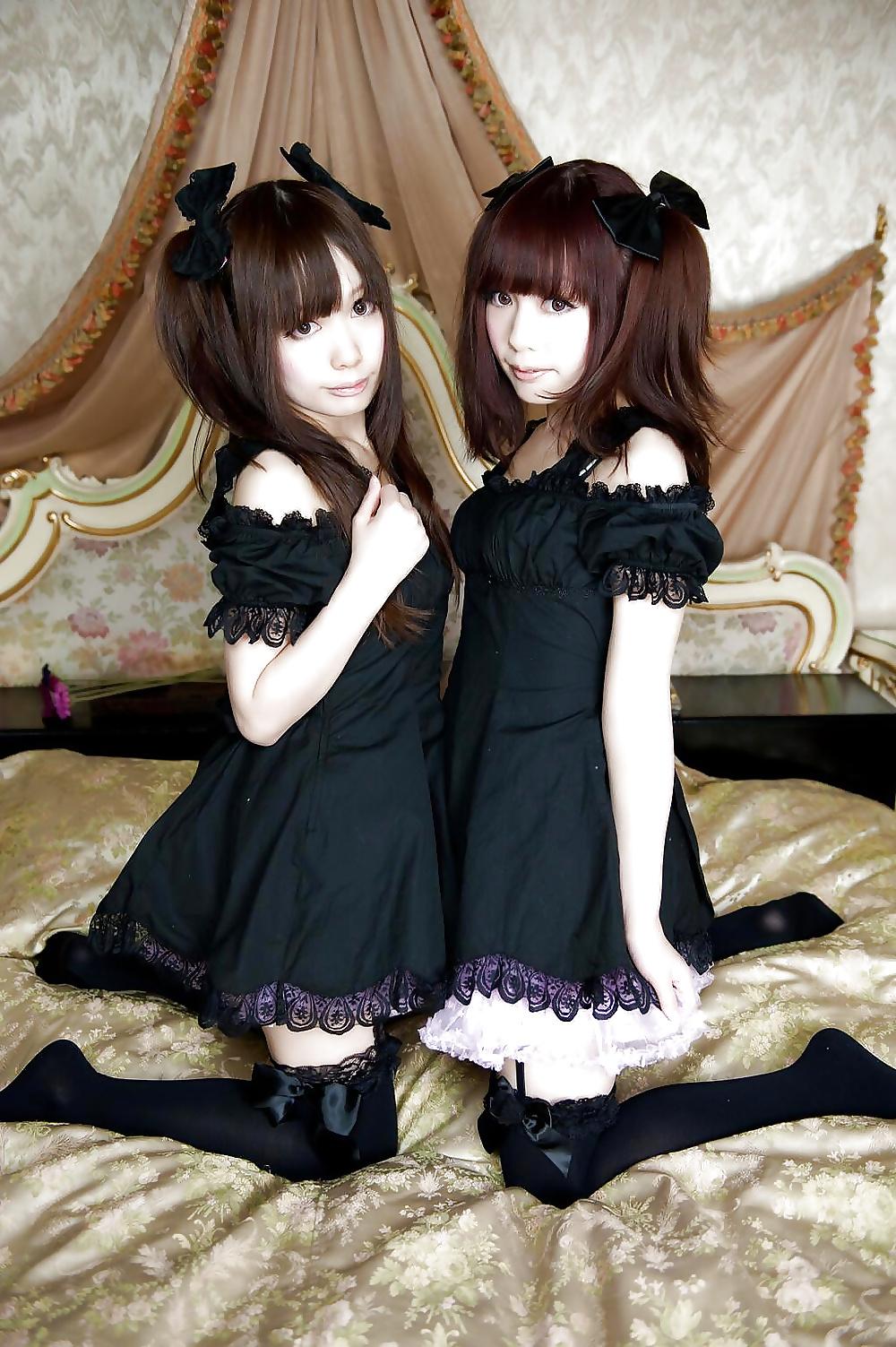 25P Asian Cosplay Girls