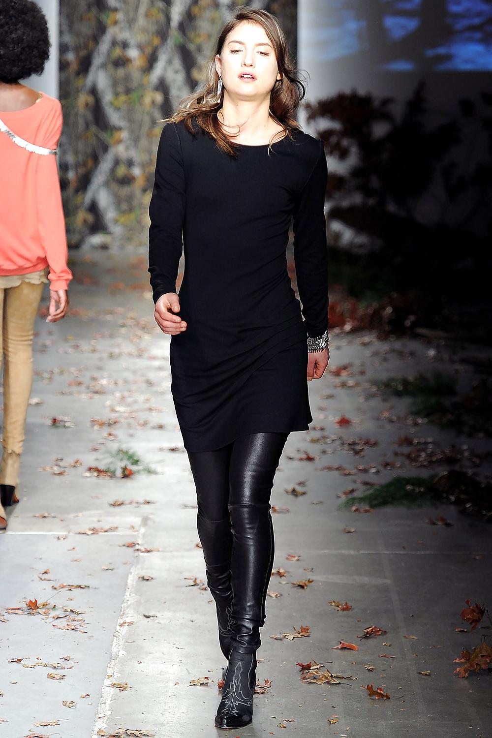 25P Haute Couture Fetish 