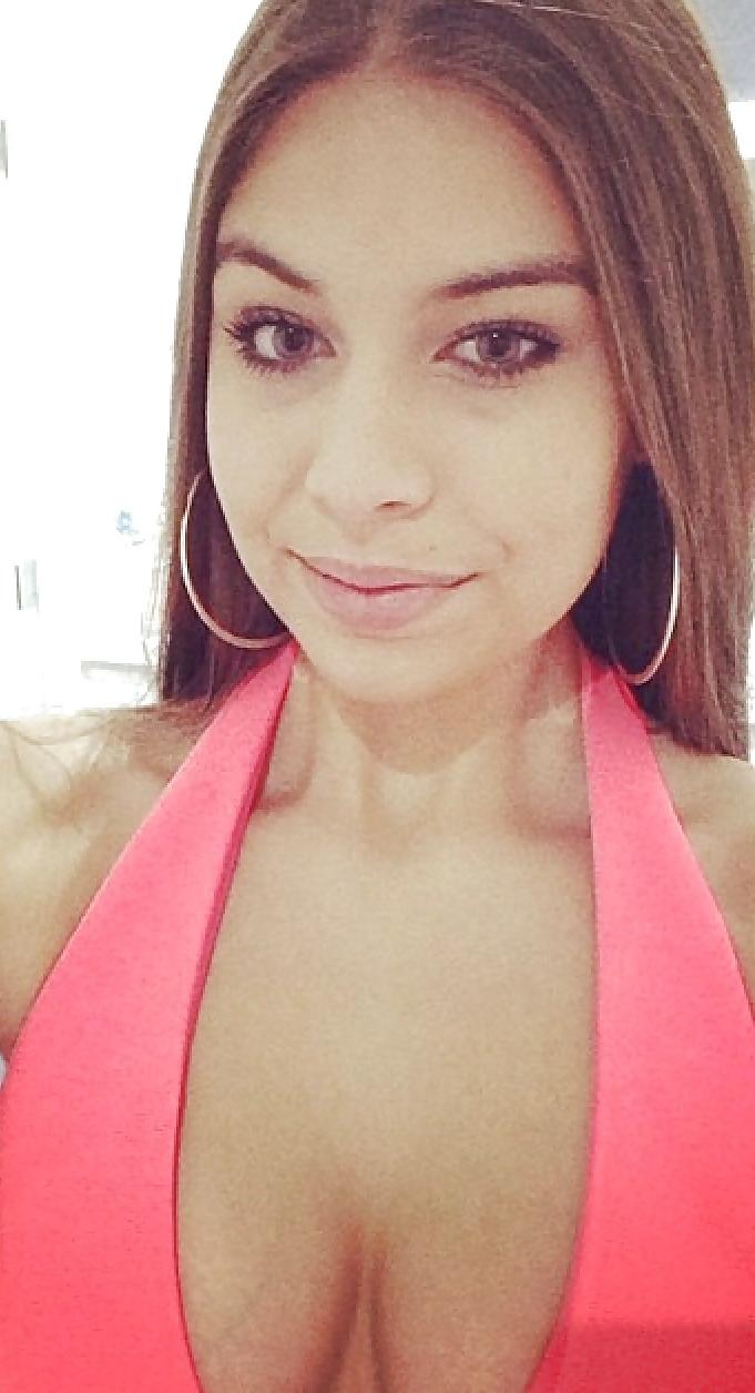 25P Hot Teen Cleavage