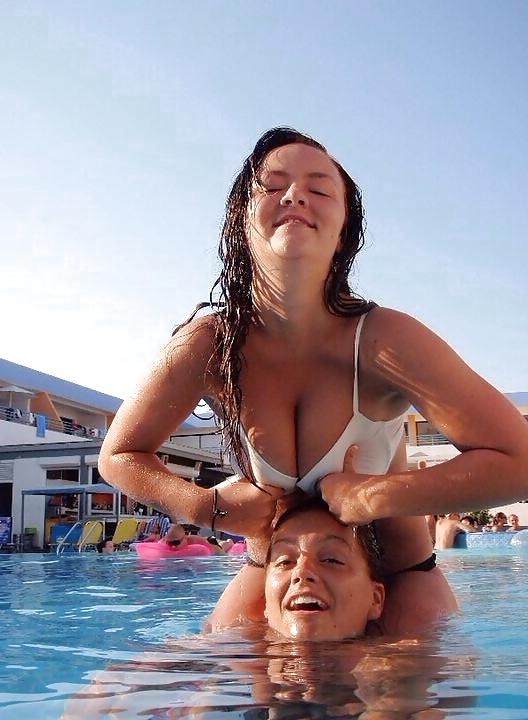 25P Hot Teen Cleavage