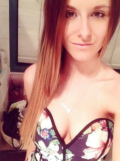 25P Hot Teen Cleavage