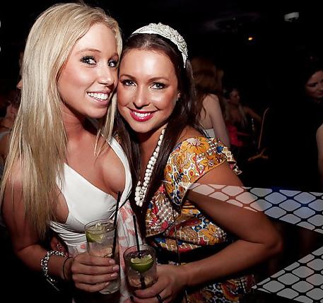 25P Hot Teen Cleavage