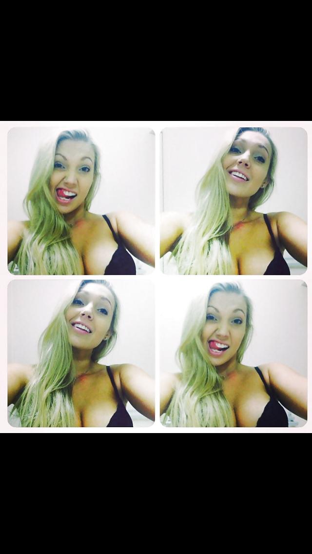 25P Hot Teen Cleavage