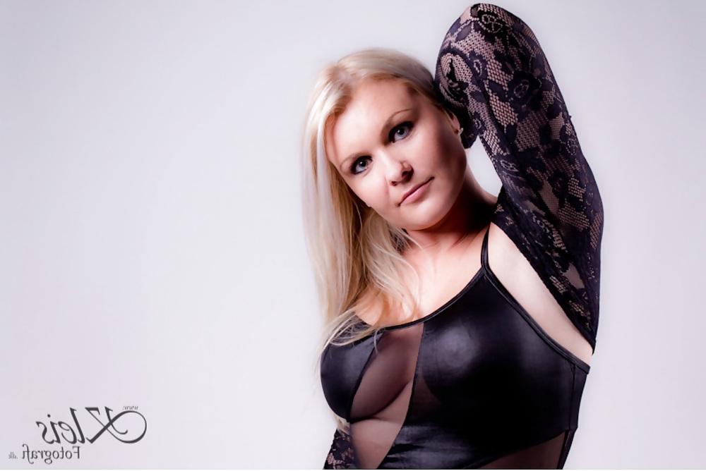 18P Amateur Danish Girls