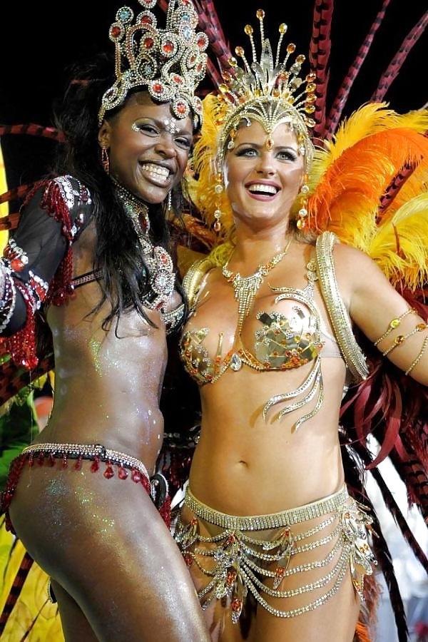 25P Carnivals colors: Sexy Dancing Rainhas