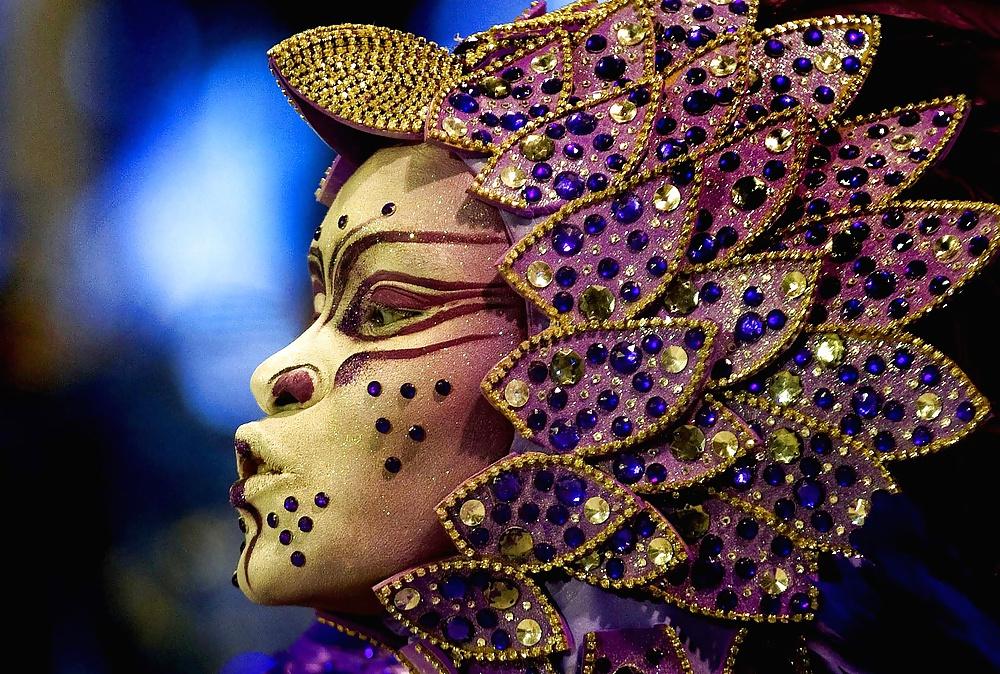 25P Carnivals colors: Sexy Dancing Rainhas