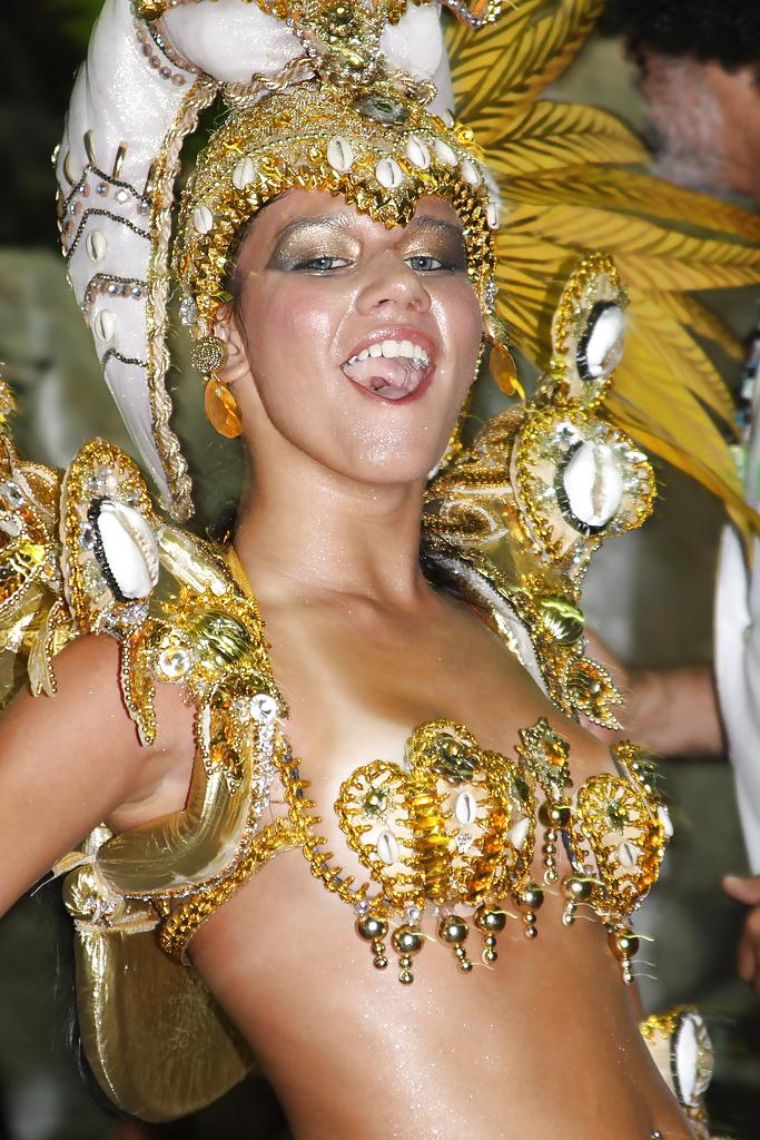 25P Carnivals colors: Sexy Dancing Rainhas