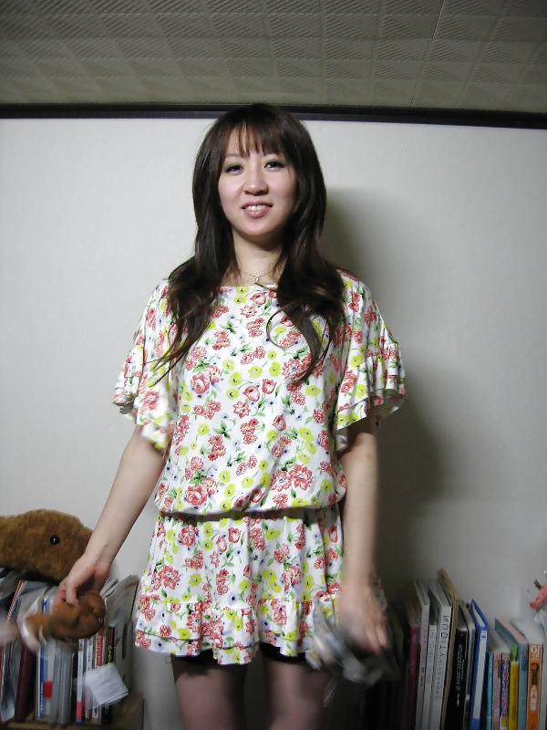 8P Hairy asian girl with small breasts