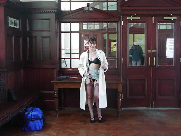 25P Wife Exposed In Public