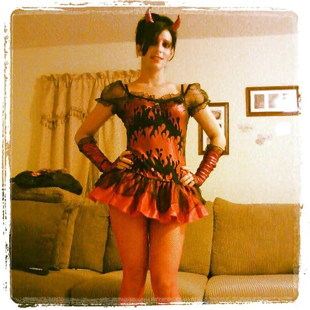 25P Trick or treat girls
