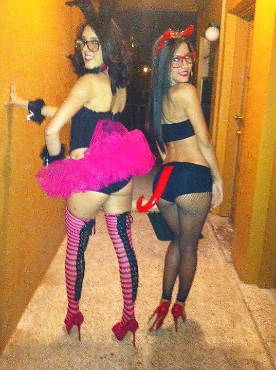 25P Trick or treat girls