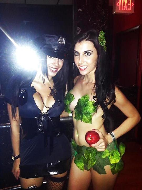 25P Trick or treat girls