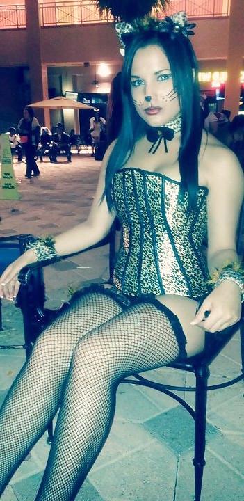 25P Trick or treat girls