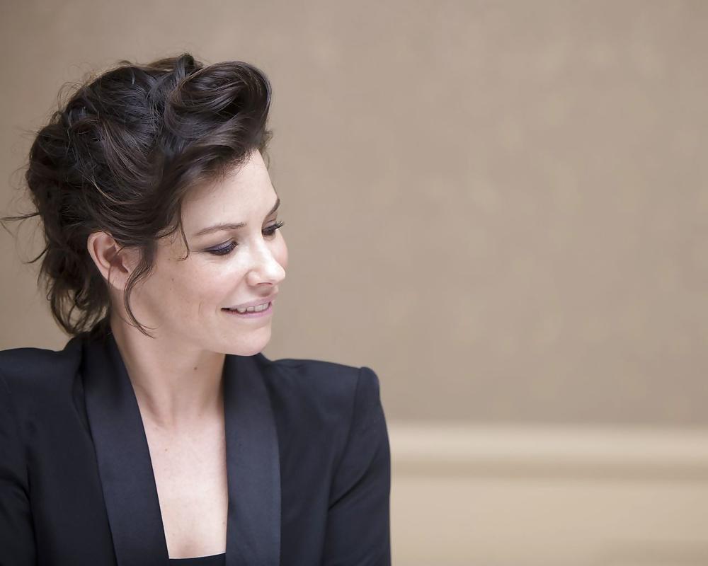 21P Evangeline Lilly   BACK IN BLACK