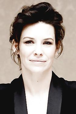 21P Evangeline Lilly   BACK IN BLACK