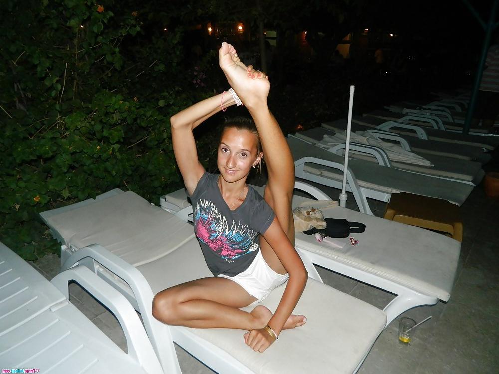 19P Stinky Feet, Soles, Smelly - Amateur