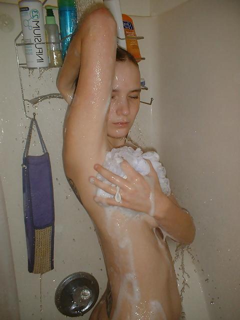 25P Sexy  girl in the shower