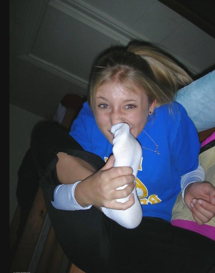 12P Stinky Socks and Feet - Smelly