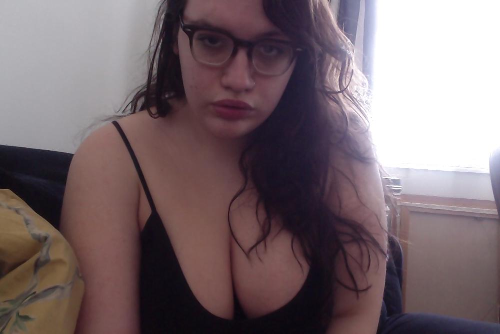 19P Nerd bbw with huge tits