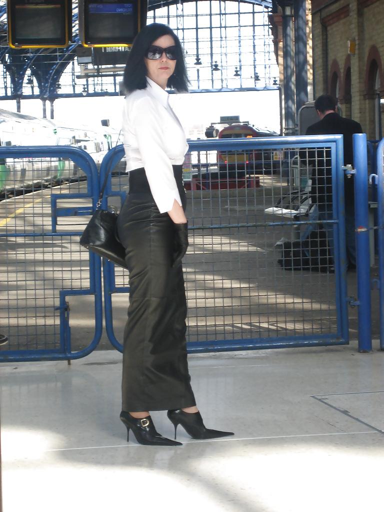 25P Classy Mistress
