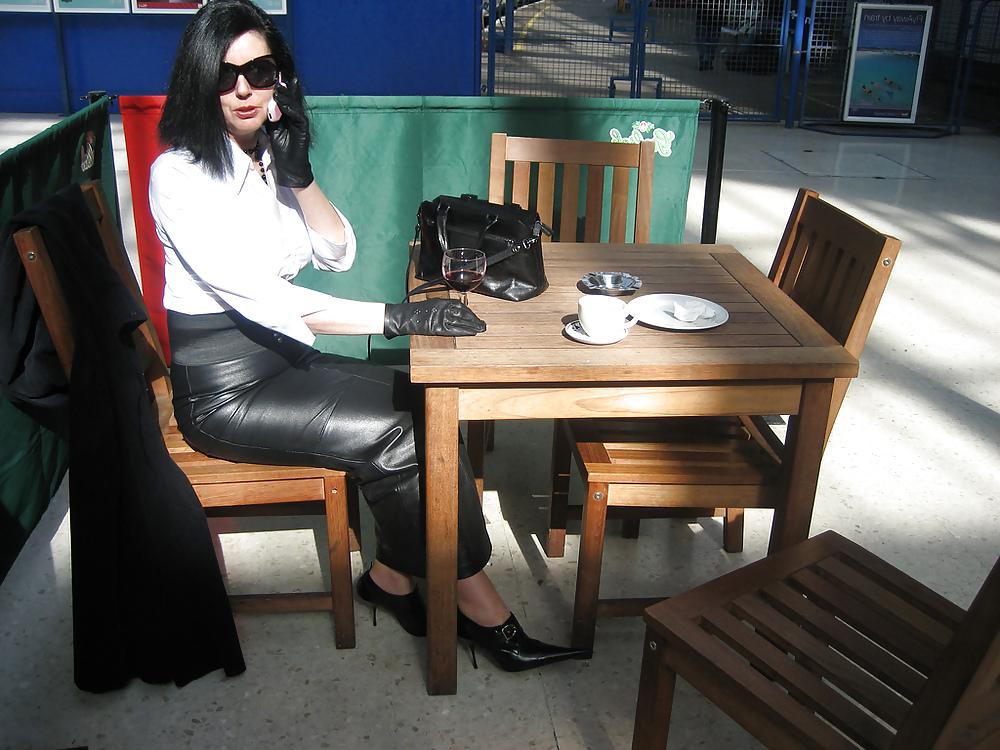 25P Classy Mistress