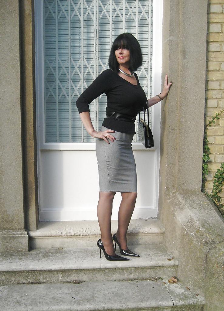 25P Classy Mistress