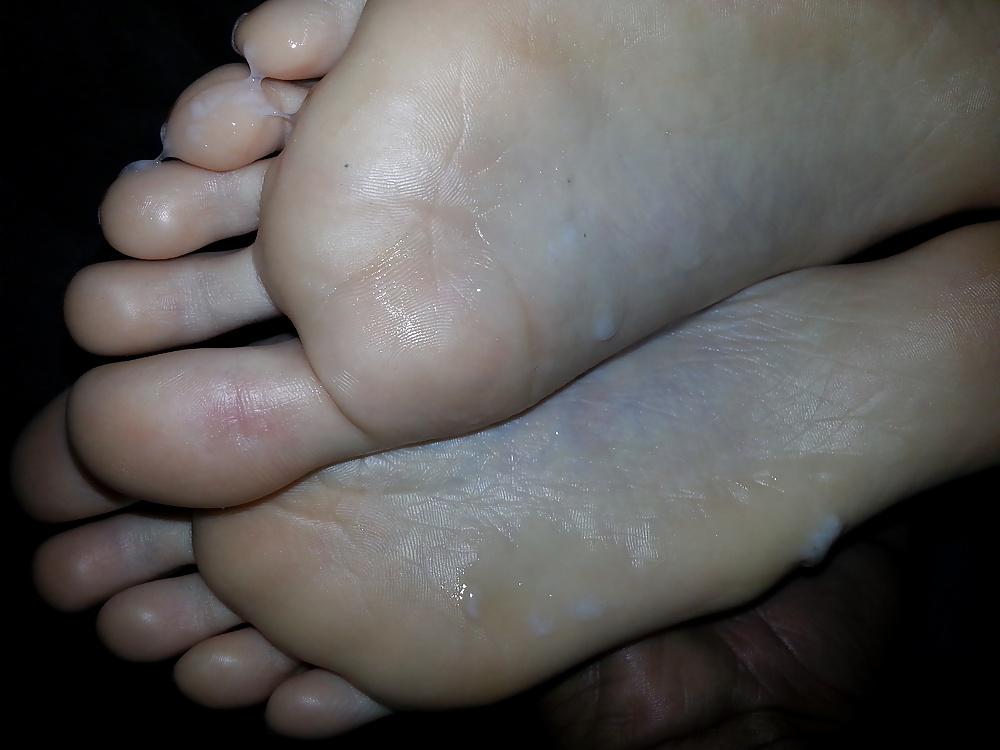 25P Ex girl feet and soles 