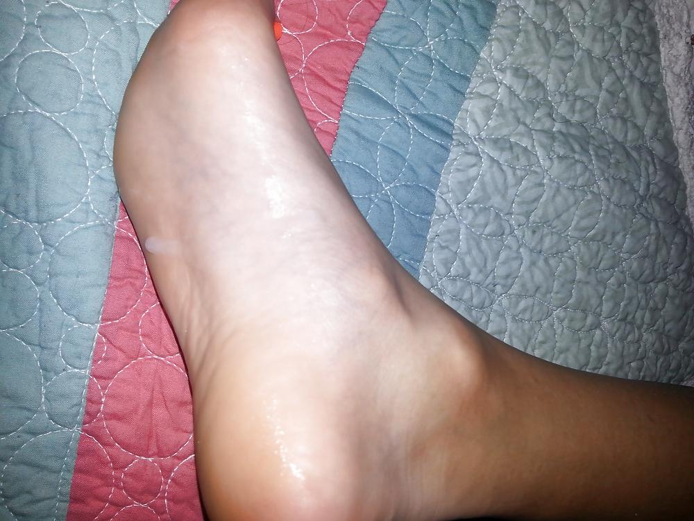 25P Ex girl feet and soles 