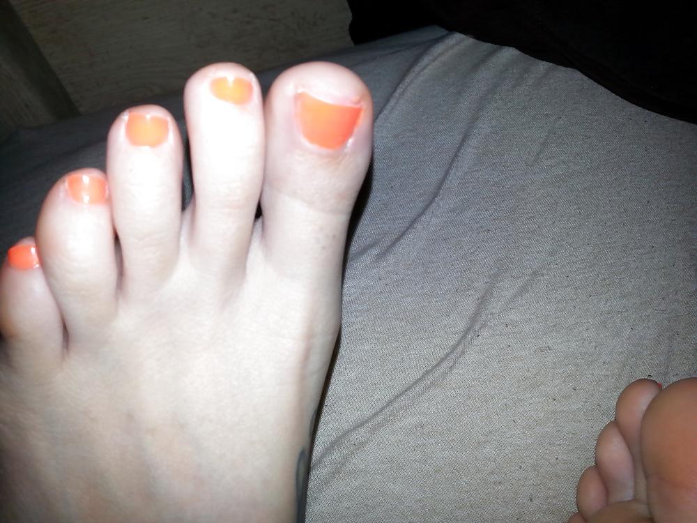 25P Ex girl feet and soles 