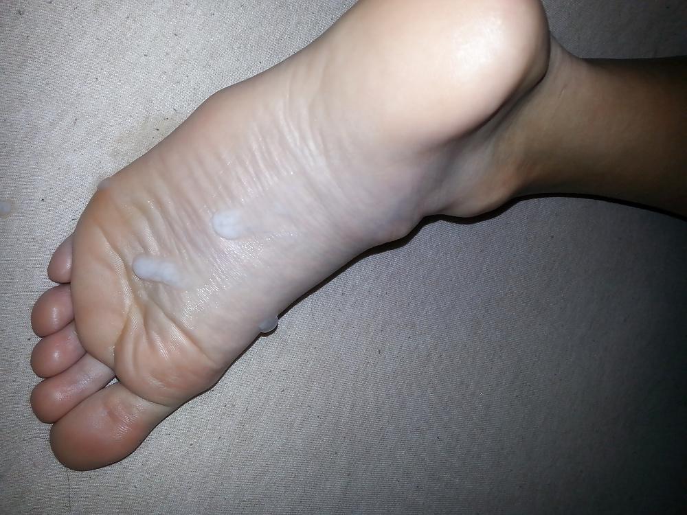 25P Ex girl feet and soles 