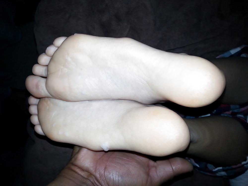25P Ex girl feet and soles 