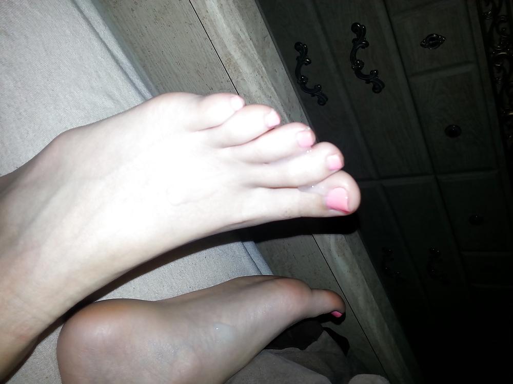 25P Ex girl feet and soles 