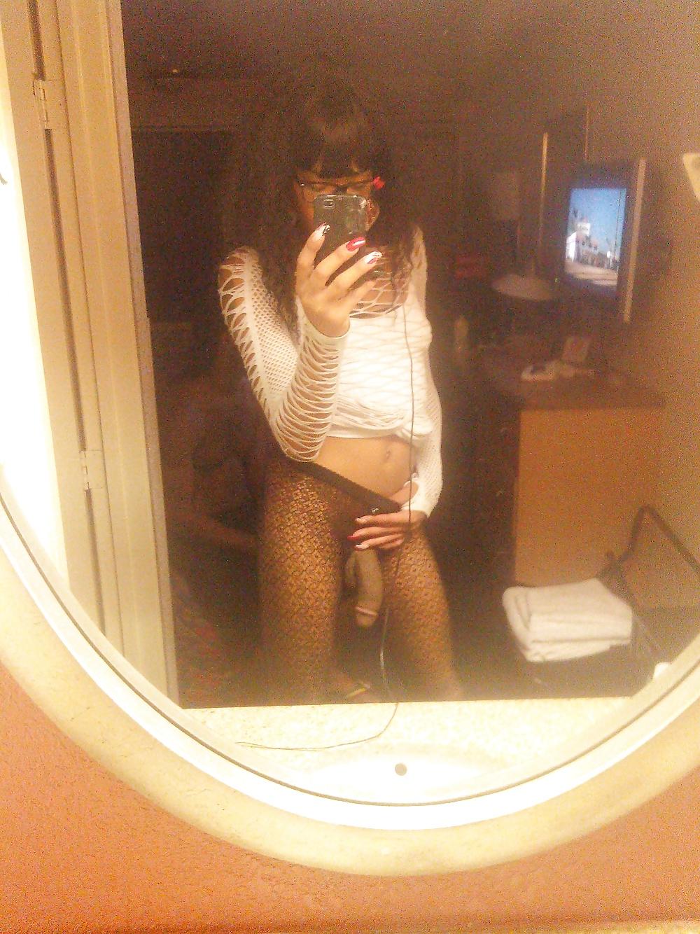 25P BLACK TS BIG DICK HOOD TRANNY