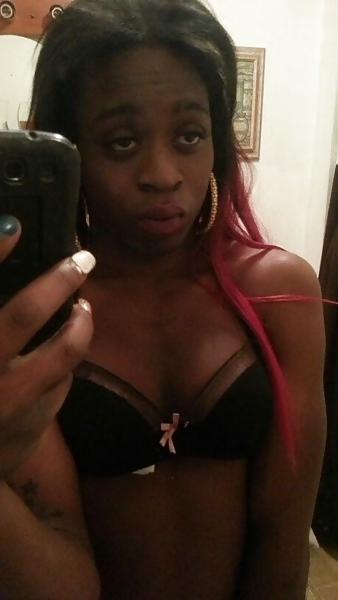 25P BLACK TS BIG DICK HOOD TRANNY