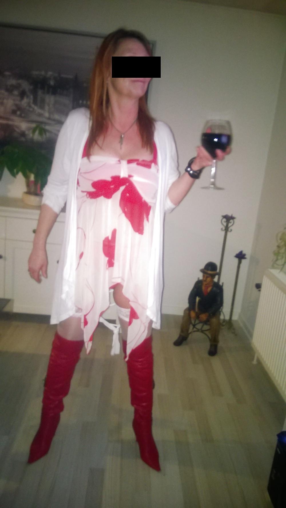 18P Wife in red and white